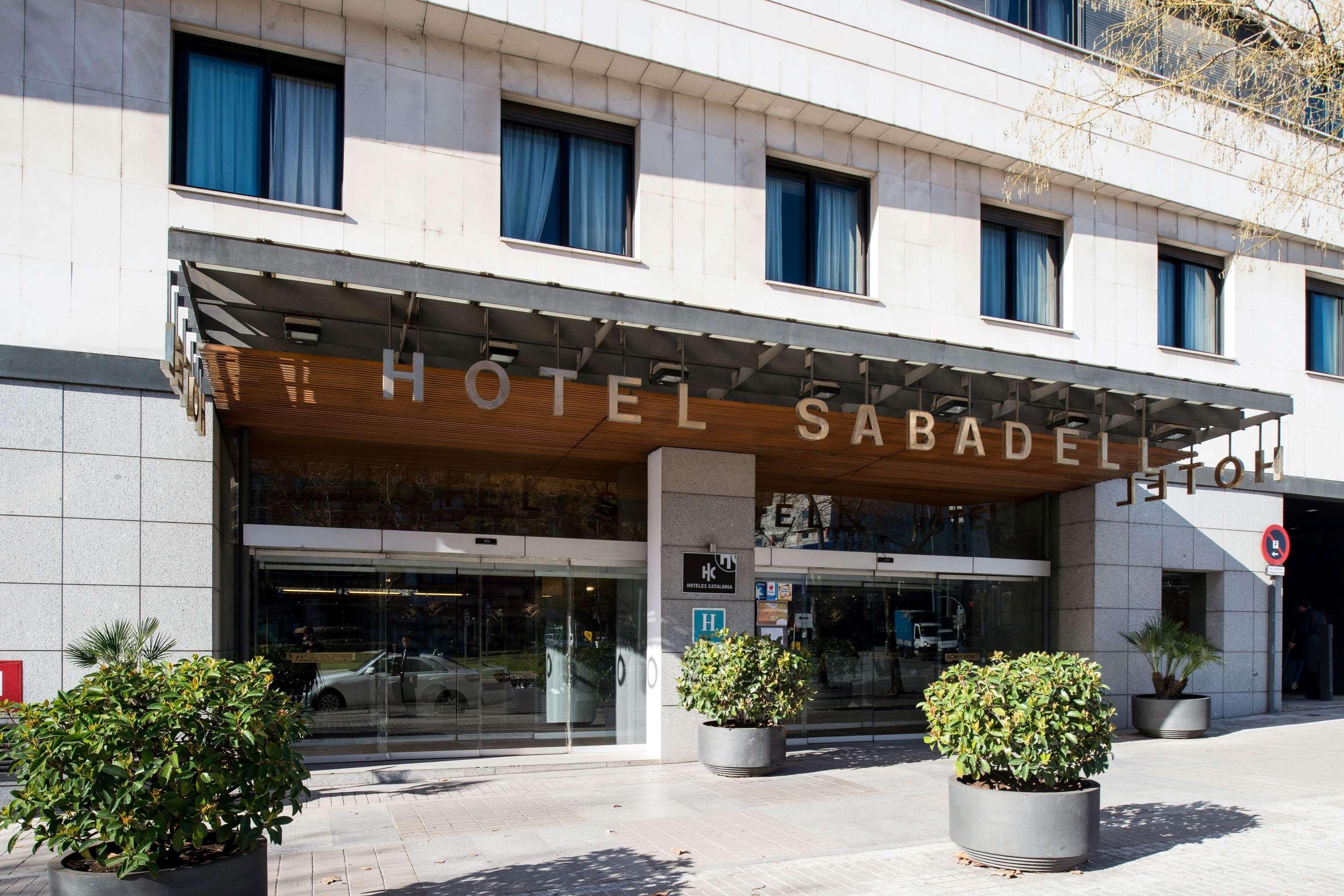 Отель Catalonia Сабадель Экстерьер фото