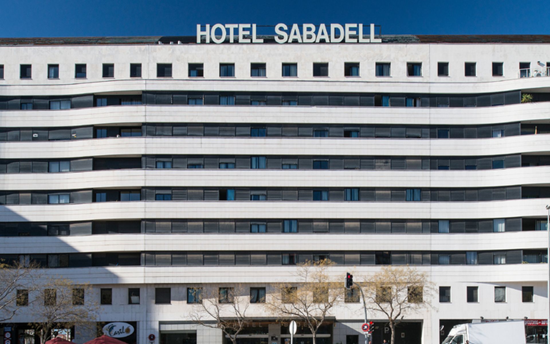 Отель Catalonia Сабадель Экстерьер фото